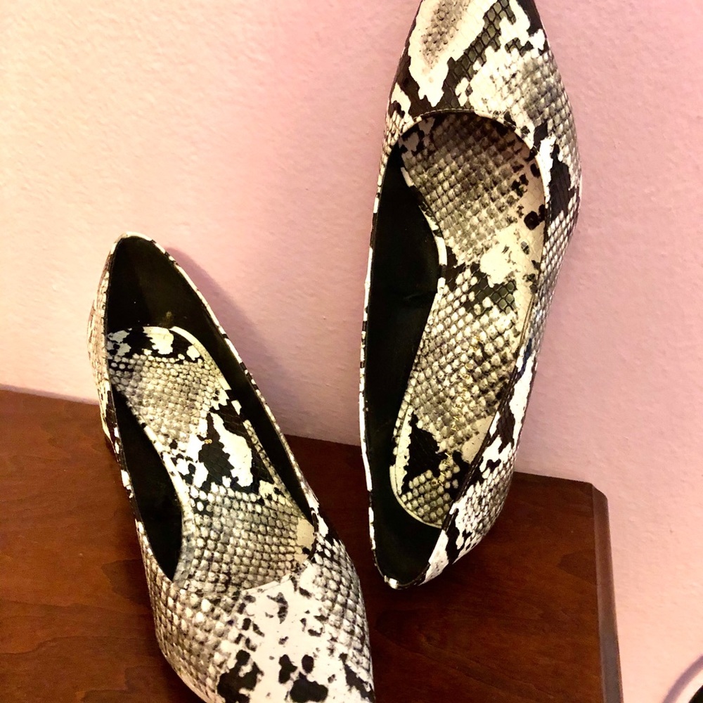Shoes - Picture 6 of 8